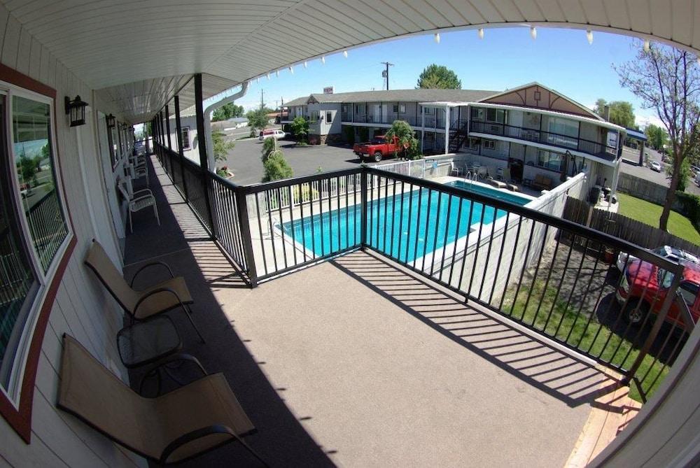 Gateway Inn photo 29