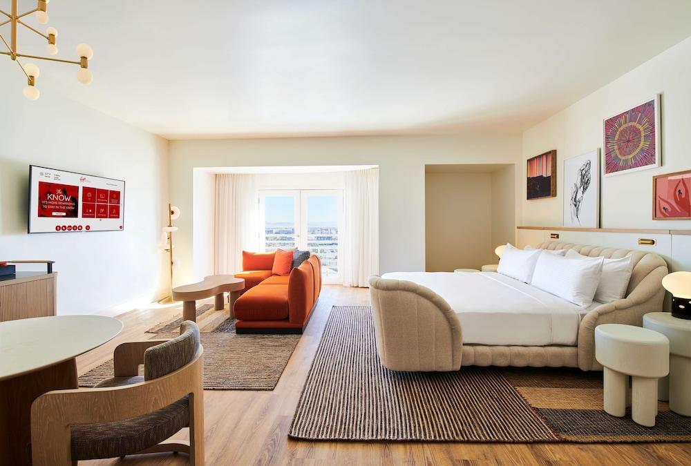 Virgin Hotel Las Vegas, Curio Collection by Hilton photo 23