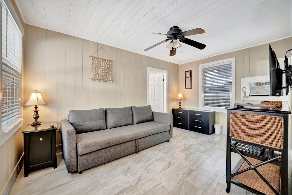 Stones Throw Beachfront Luxury Suites photo 48