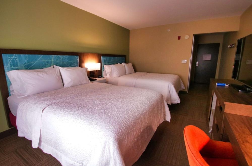 Hampton Inn & Suites Jacksonville - Beach Blvd/Mayo Clinic photo 10