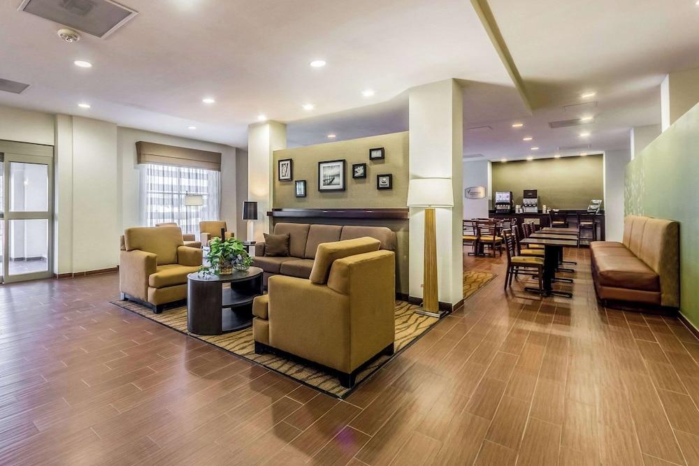 Sleep Inn & Suites Jourdanton - Pleasanton — hotel in Jourdanton