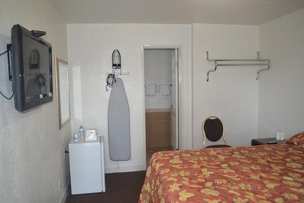 Searle Motel photo 12