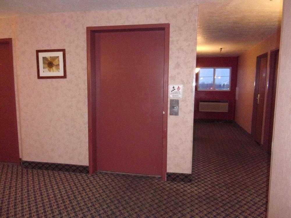 Econo Lodge Kent - Akron West photo 55