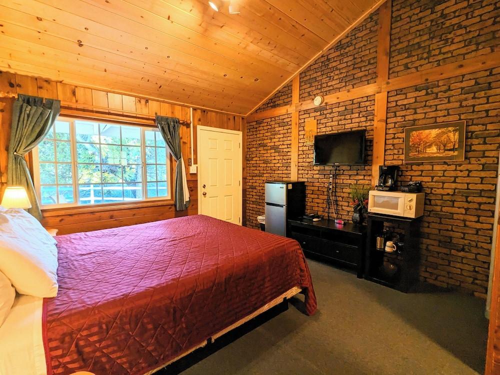 Bluebird Cottage Inn photo 11