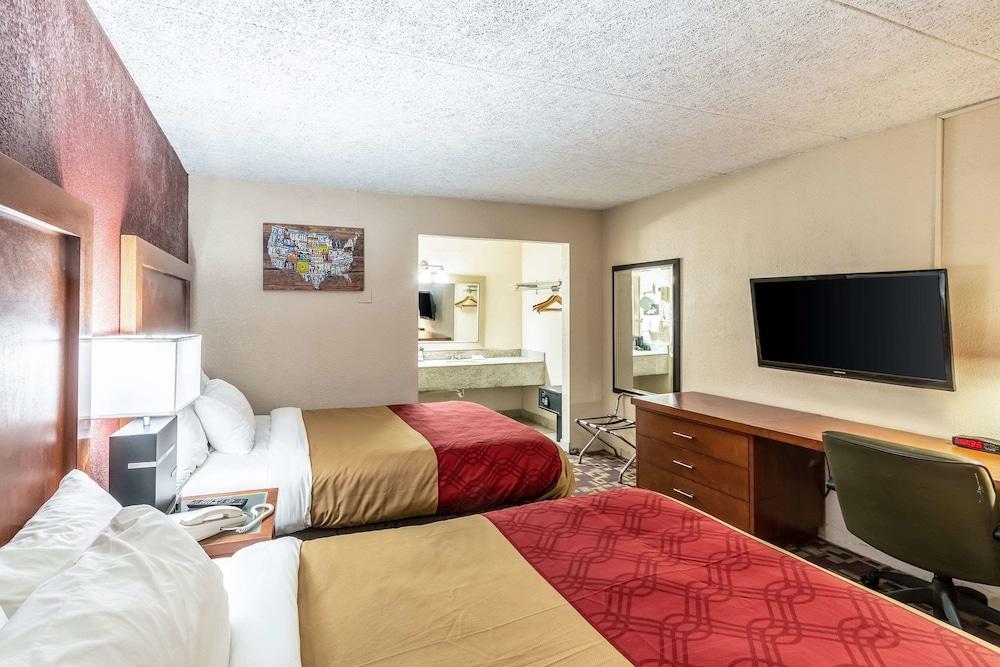 Econo Lodge Zanesville Downtown photo 17