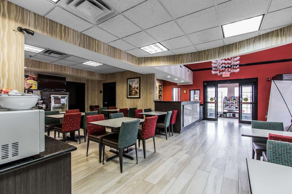 Comfort Suites Fairgrounds West photo 60