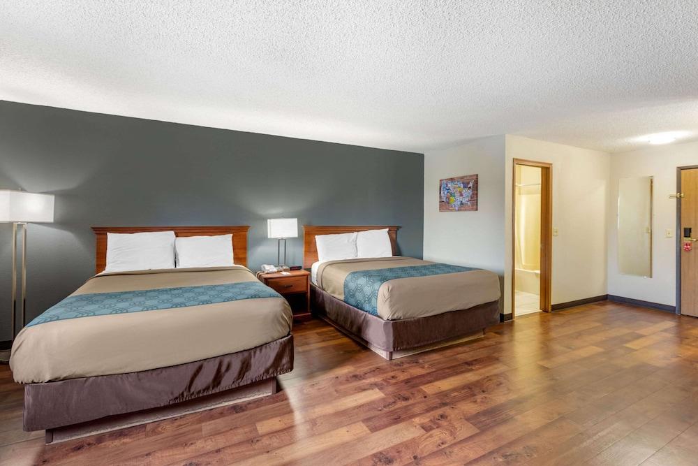 Econo Lodge Longmont East photo 32
