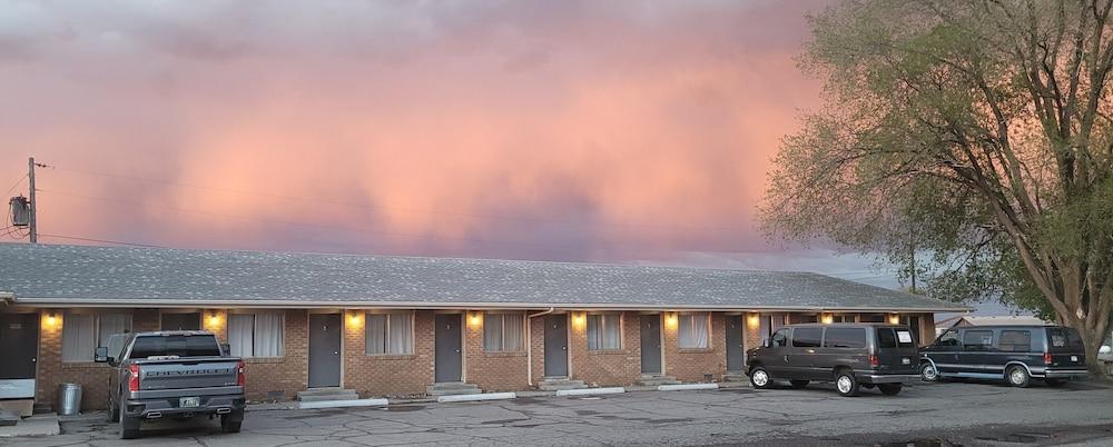 Tops Motel photo 26