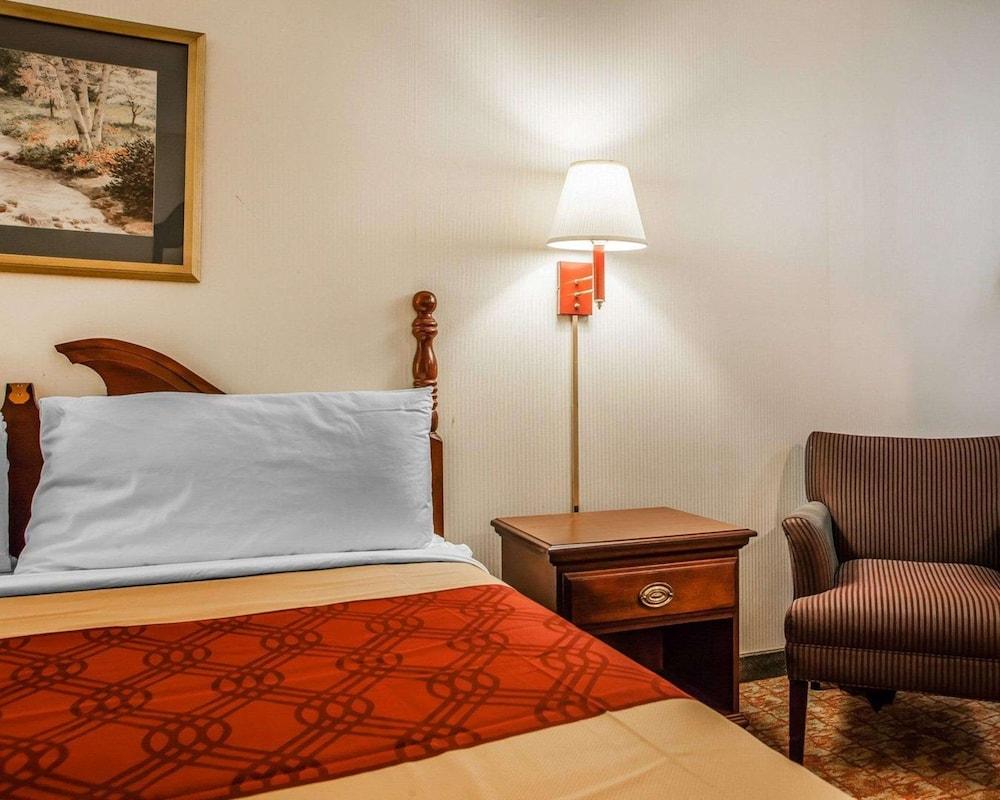 Econo Lodge Douglassville - Pottstown photo 11