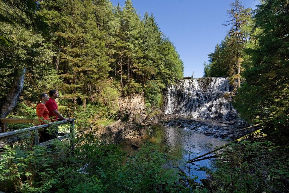 Waterfall Resort photo 7
