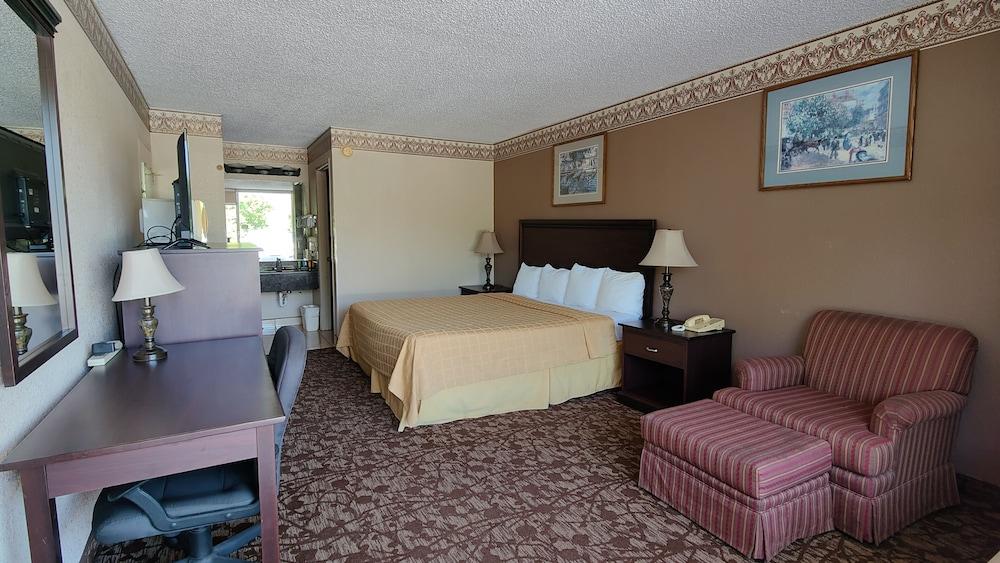 Countryside Inn & Suites photo 10