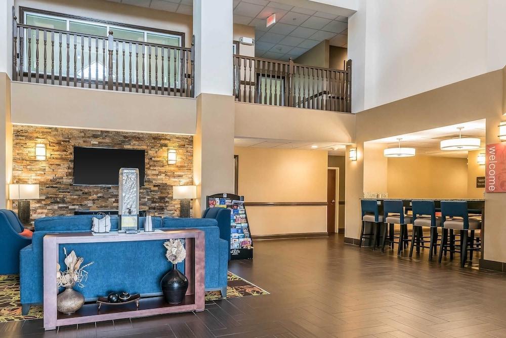 Comfort Suites Springfield I-70 photo 3