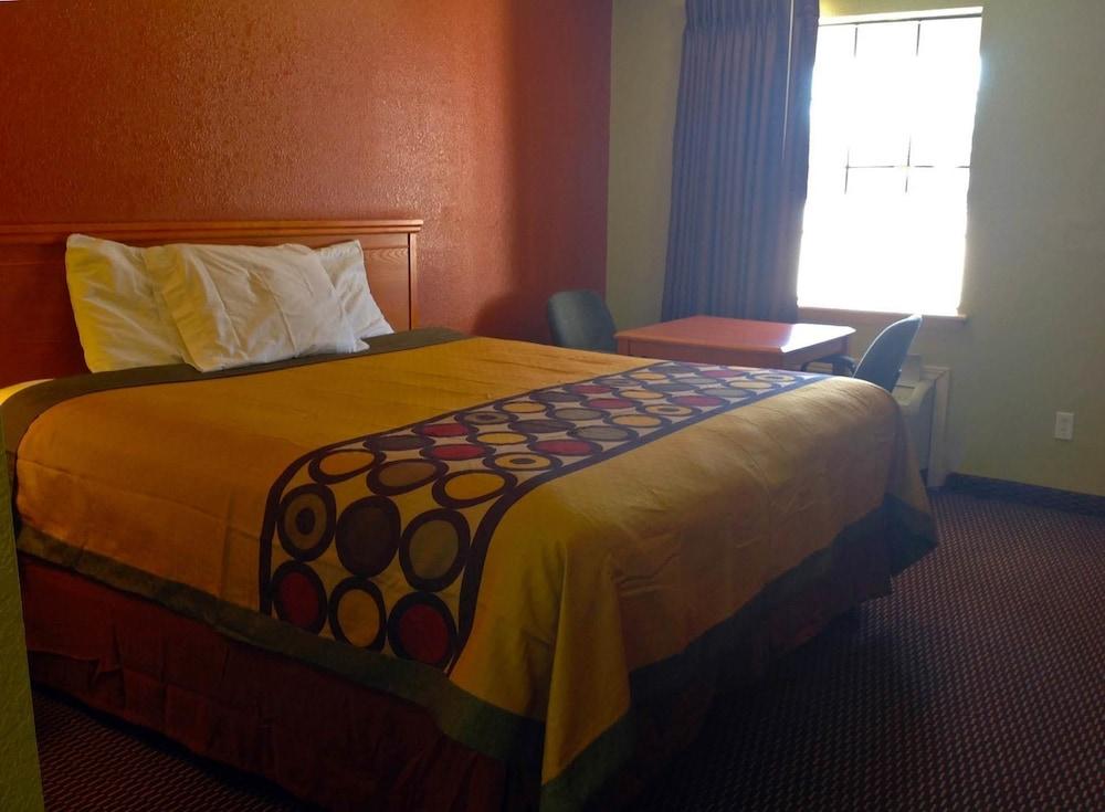Americas Best Value Inn Pryor photo 5