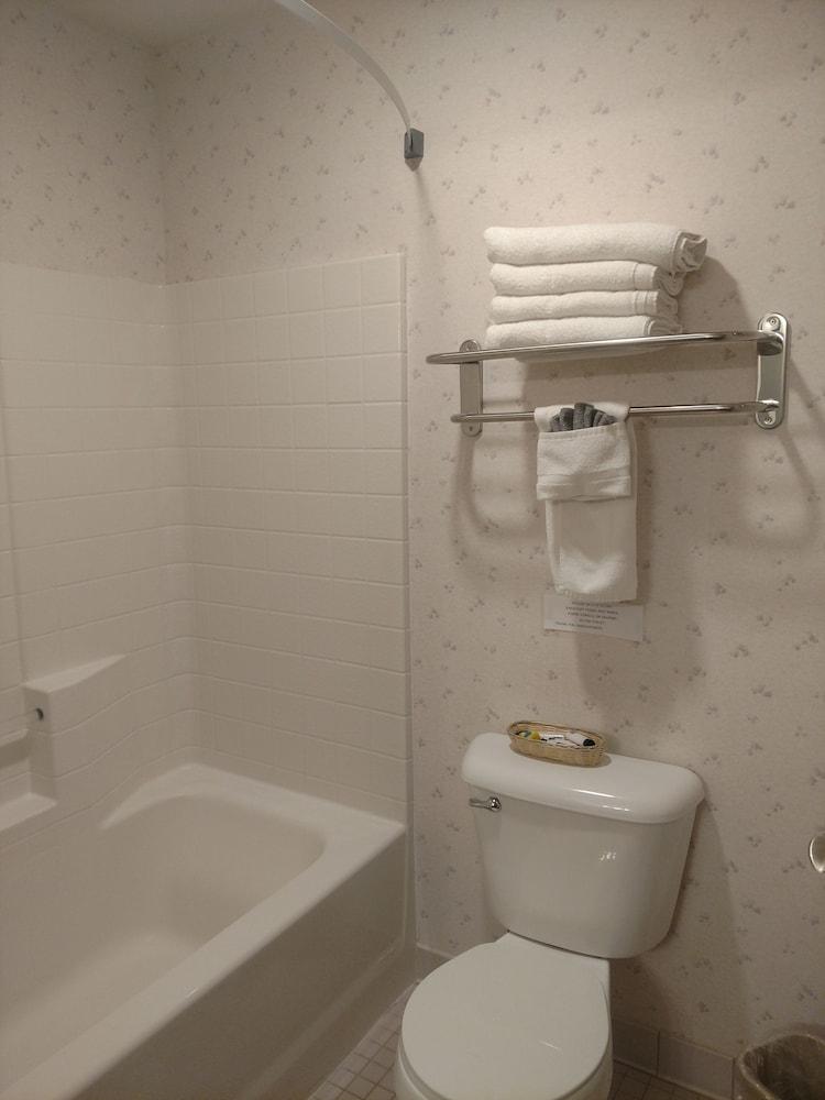 Days Inn by Wyndham Torrey Capital Reef photo 19