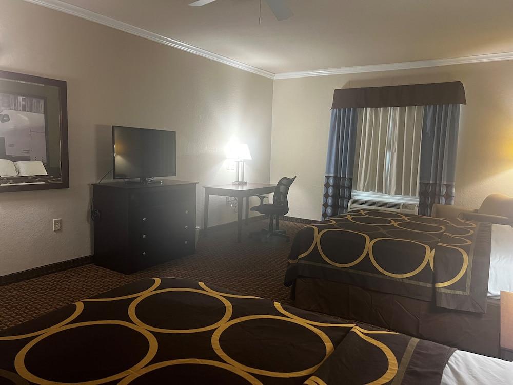 Super 8 by Wyndham IAH West/Greenspoint photo 15