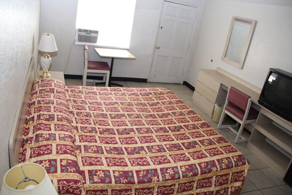 SuperLodge Motel photo 48