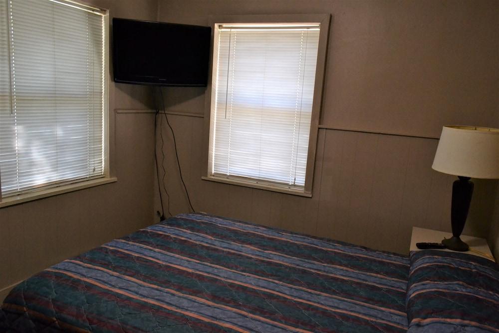 Innkeeper Motel photo 32