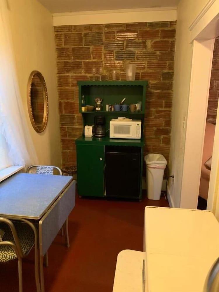 Historic Whiting Hotel Suites photo 28