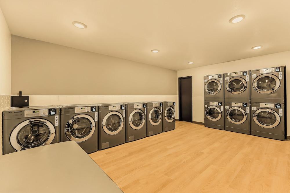 LivAway Suites Phoenix-Glendale photo 3