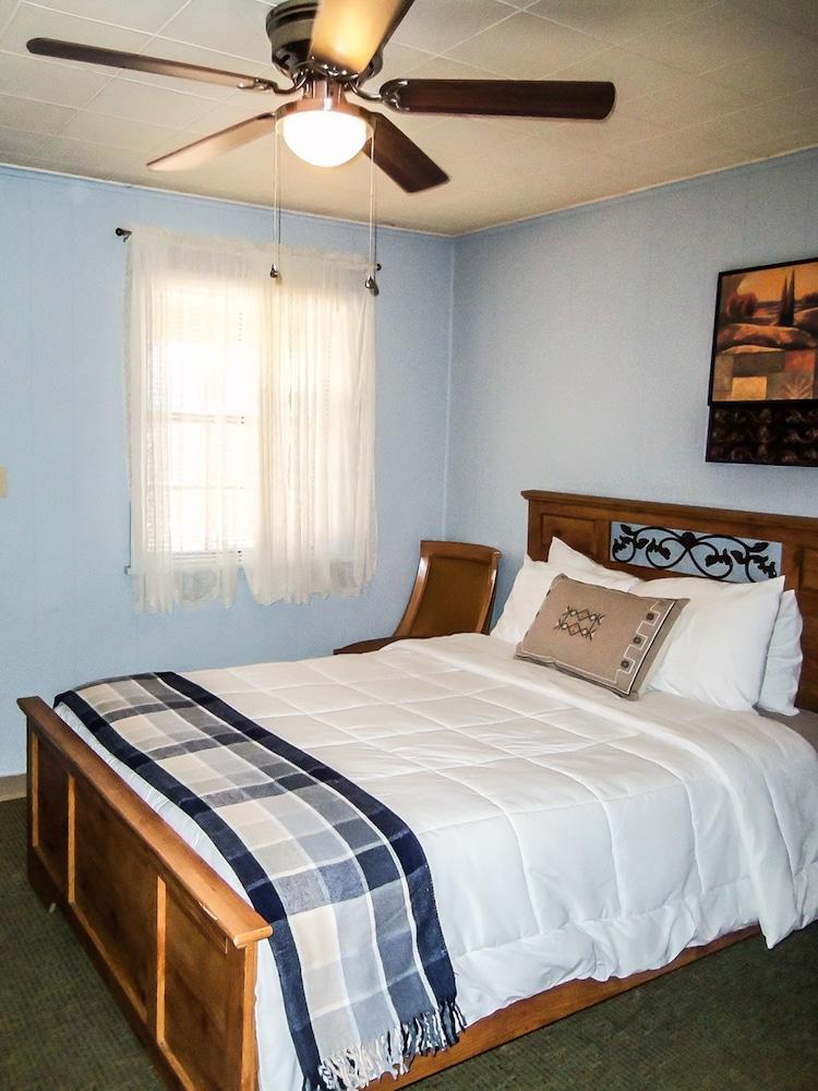 The Gold Pan Motel photo 48