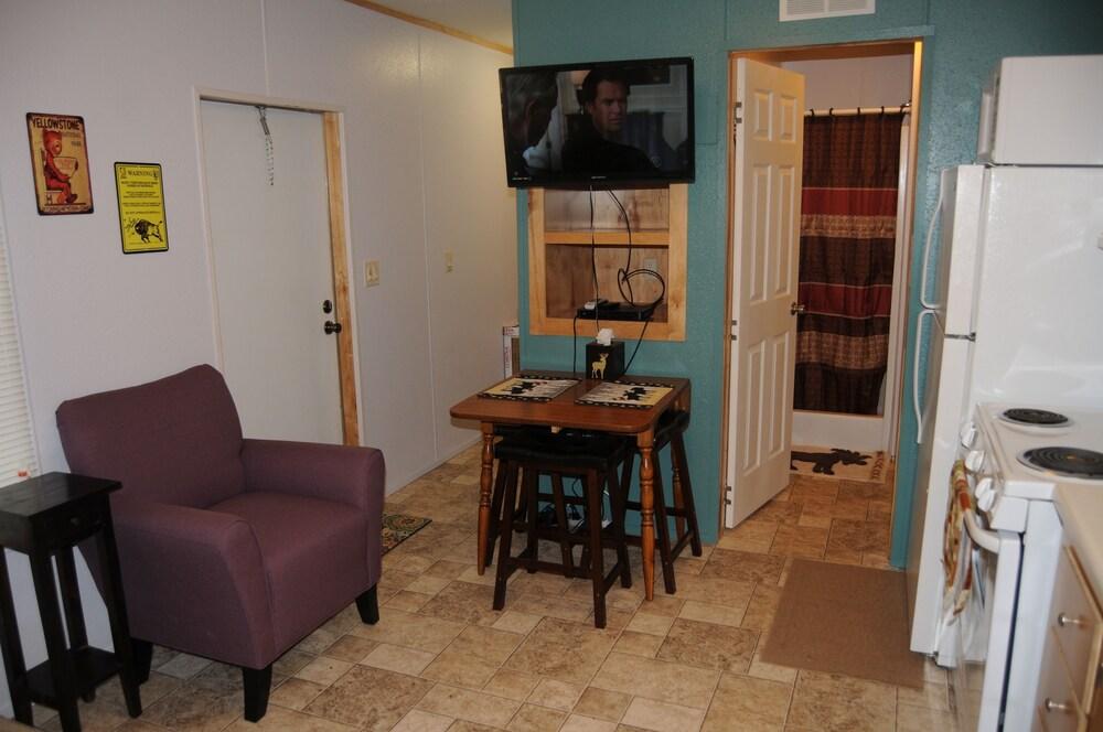Yellowstone Motel - Adults Only photo 2