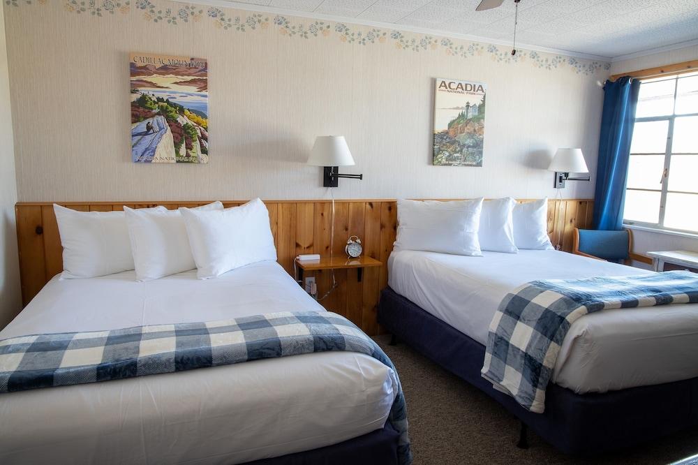 Isleview Motel and Cottages photo 32