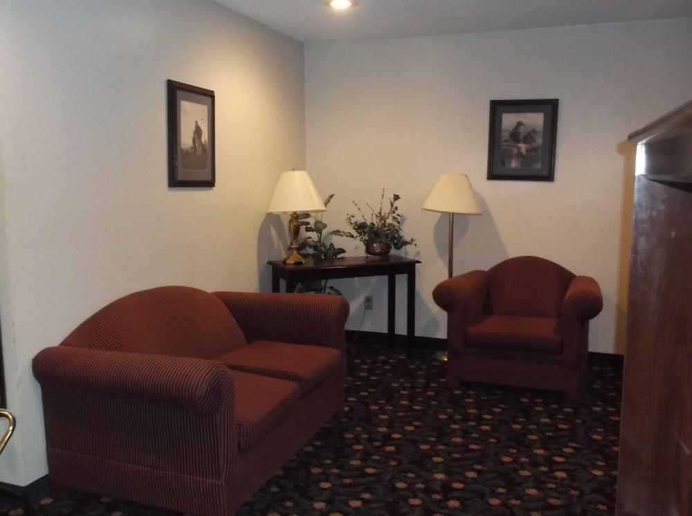 Baymont by Wyndham Metropolis photo 18