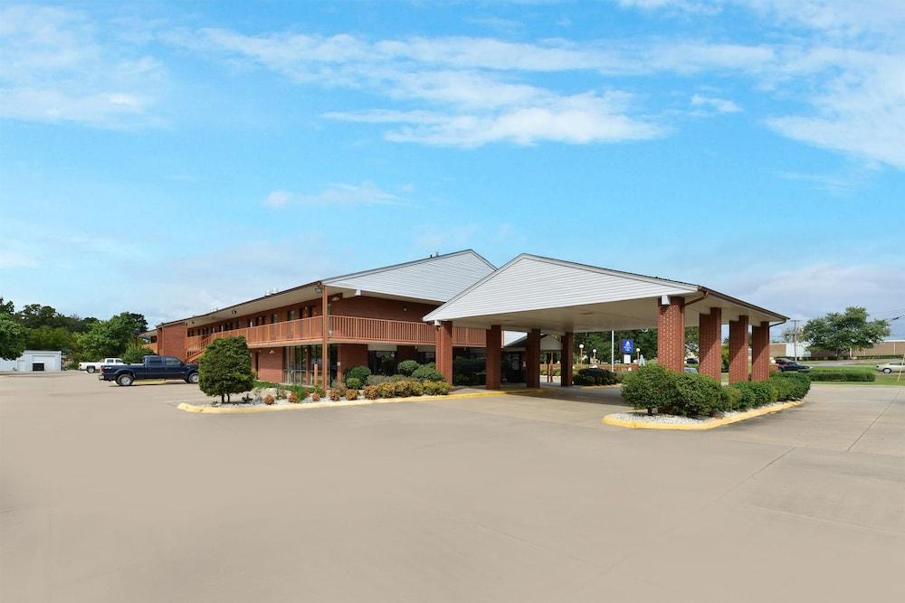Americas Best Value Inn & Suites Sheridan photo 1