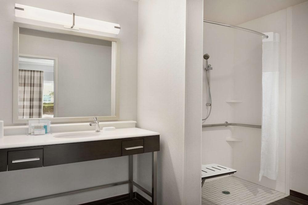 Hampton Inn & Suites Montgomery-EastChase photo 42