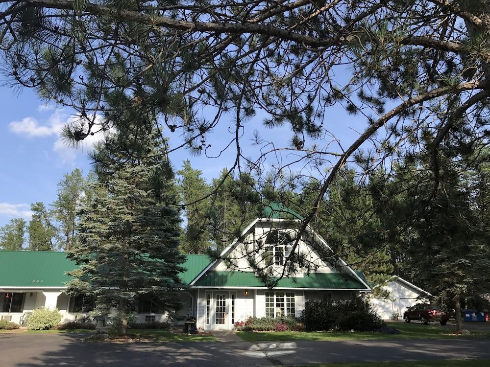Northwoods Motel photo 22