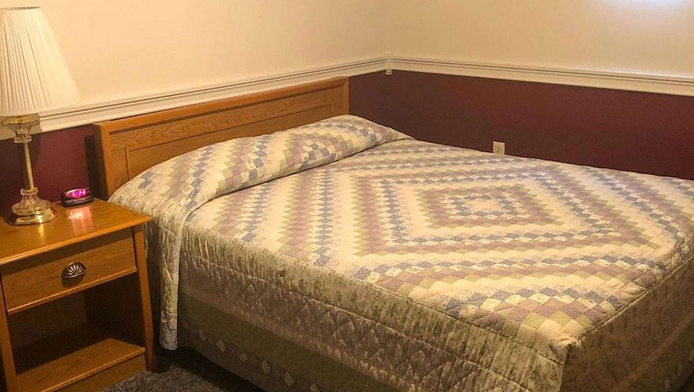 Judy's Motel Bedford photo 11