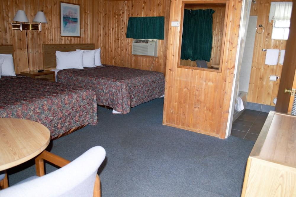 Green Acre Motel by OYO Near Rush County Airport photo 21