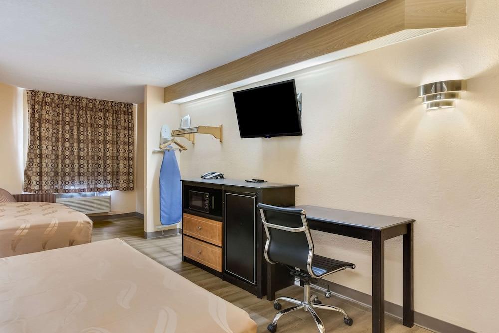 Quality Inn Lees Summit - Kansas City photo 19