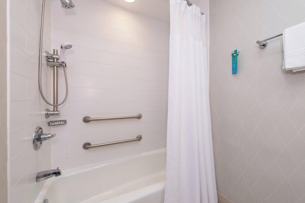 SpringHill Suites Huntsville Downtown photo 16