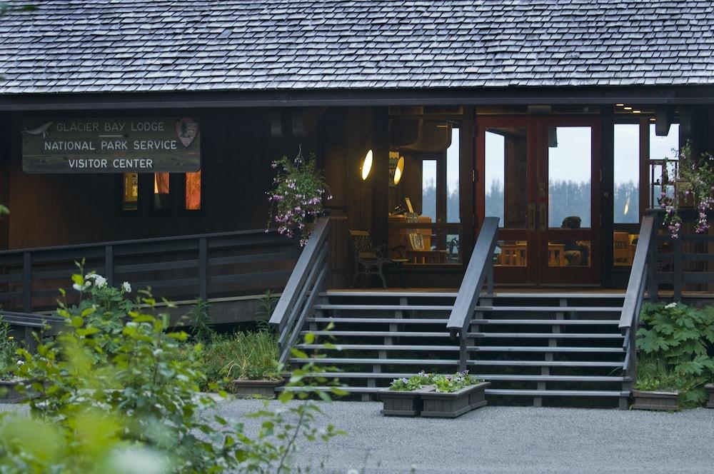 Glacier Bay Lodge photo 3