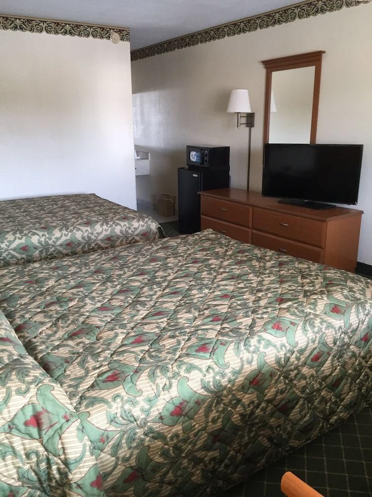 Economy Inn photo 35
