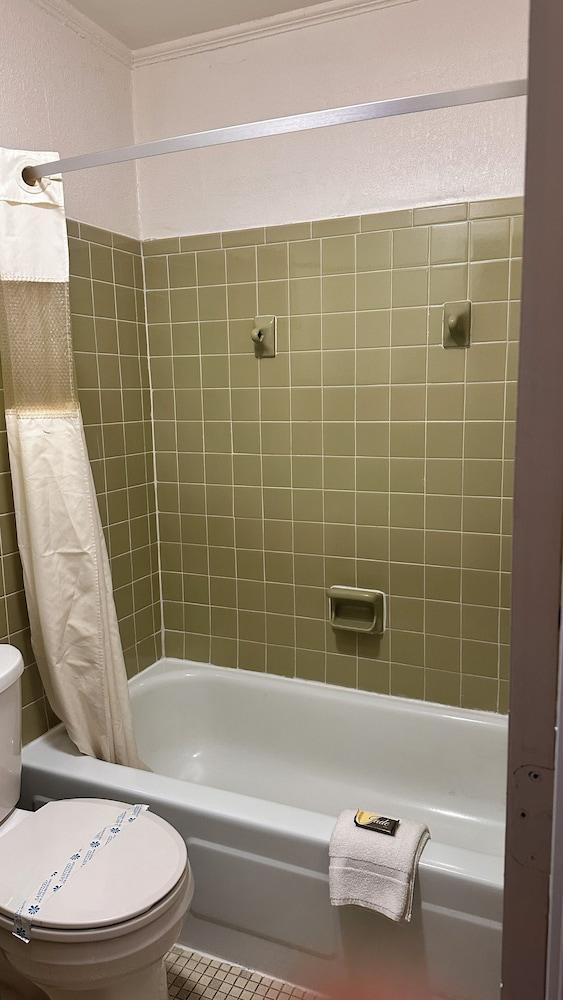 Botkins motel photo 8