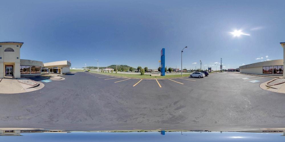 Econo Lodge Cave City photo 42