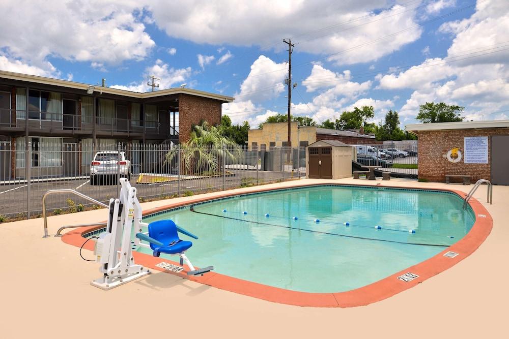 Americas Best Value Inn Augusta Historic Downtown photo 11