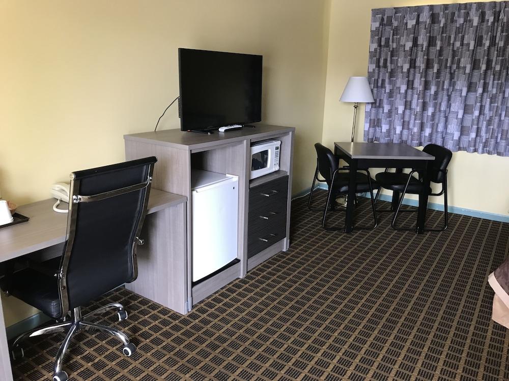 Parkview Motel photo 27