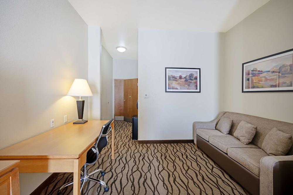 Best Western Plus Guymon Hotel & Suites photo 11