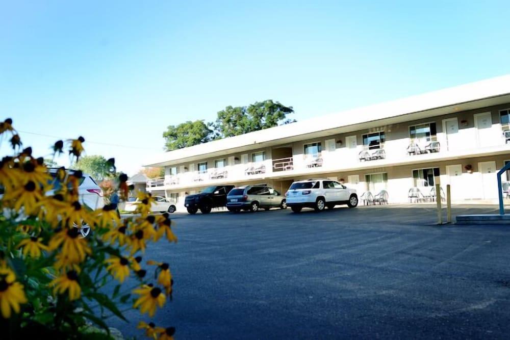 Lockview Motel photo 9
