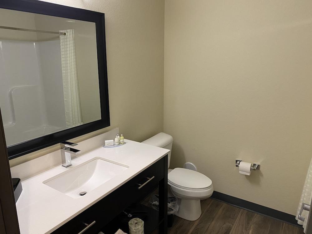 Cobblestone Inn & Suites - Forest City photo 12