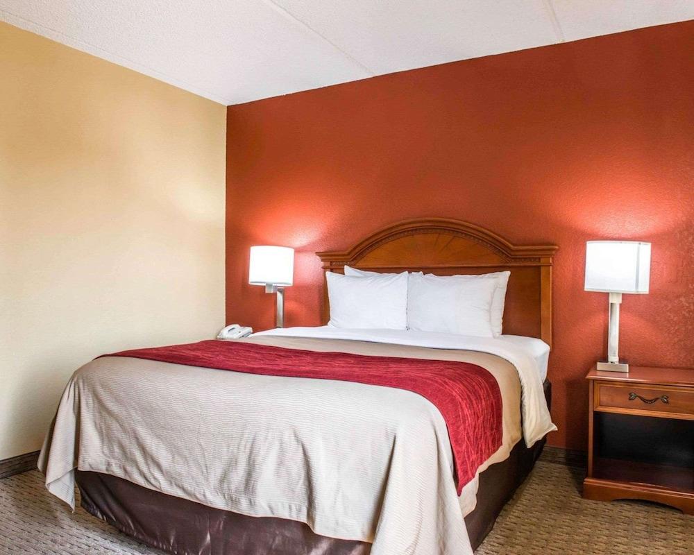 Comfort Inn & Suites photo 6