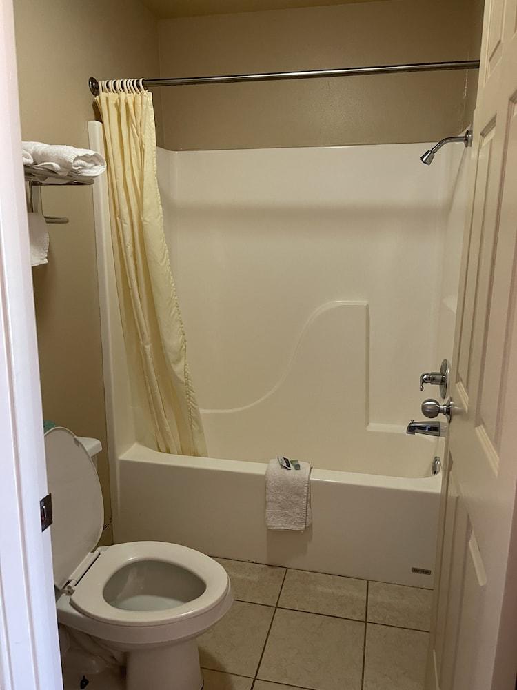 All Star Inn photo 9