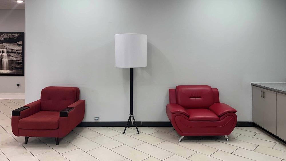 Studio 6 West Columbia, SC - Airport photo 2