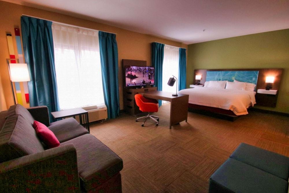 Hampton Inn & Suites Jacksonville - Beach Blvd/Mayo Clinic photo 11