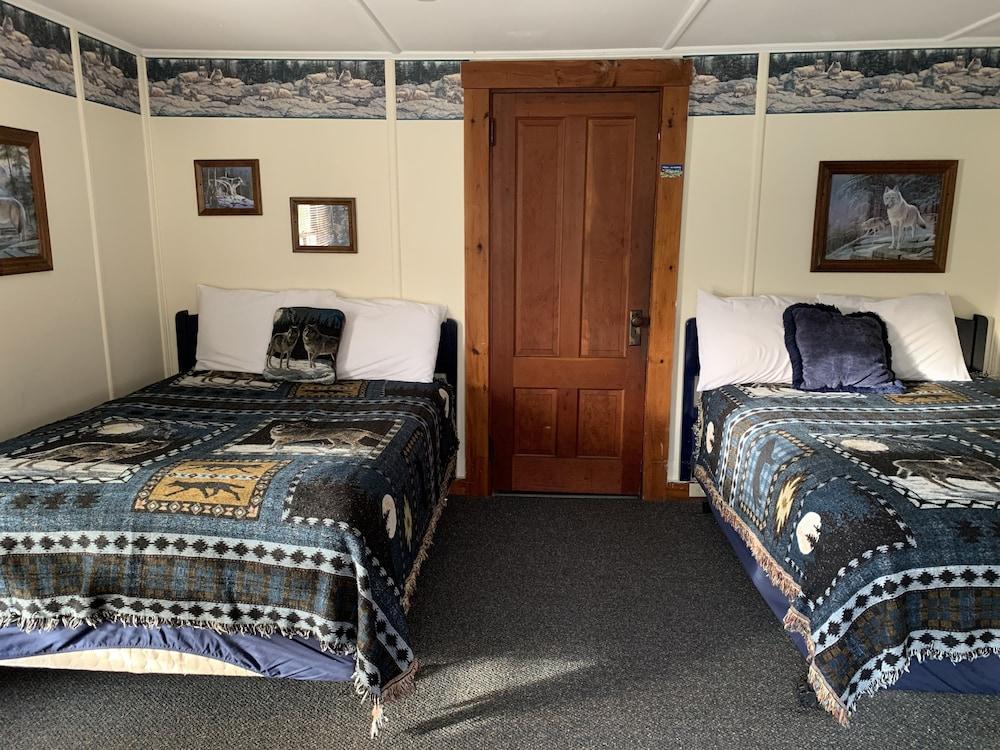 Carroll Motel & Cottages photo 15