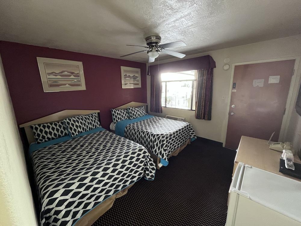 ECONOMY INN photo 12