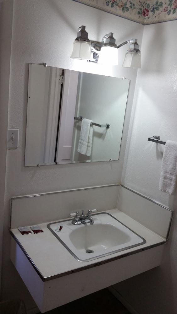 El Rancho Motel photo 30